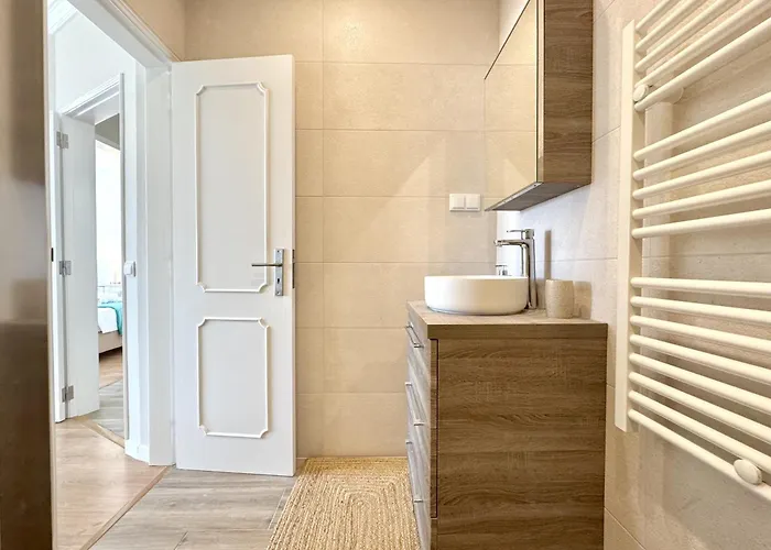 5 By Homing * Quarteira