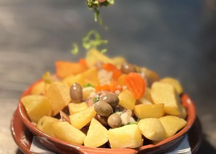 5 By Homing Apartment