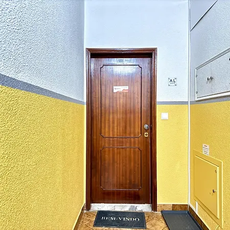 5 By Homing Apartment