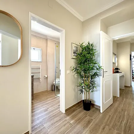 5 By Homing Apartment